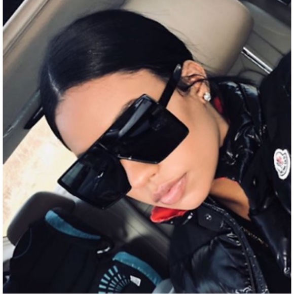 Oversized Square Sunglasses - Picture 4 of 5